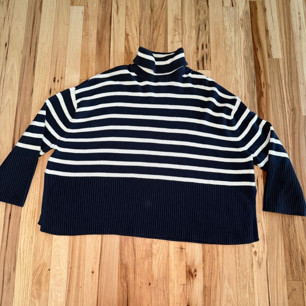 GAP 100% Cotton Turtleneck Pullover Oversized Sweater in Navy Stripe